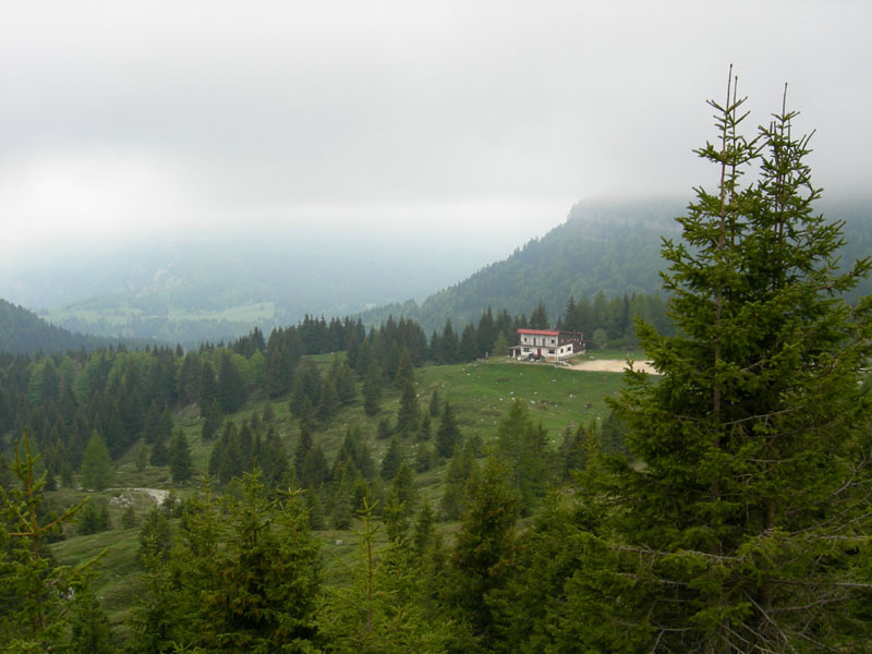 Rifugi e Bivacchi d''Italia.......